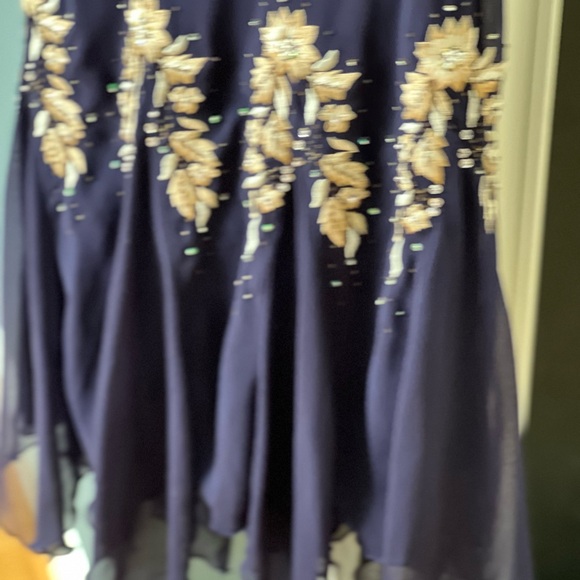 New Party Dress with fancy embroidered accents on bottom size 8 - Picture 8 of 9